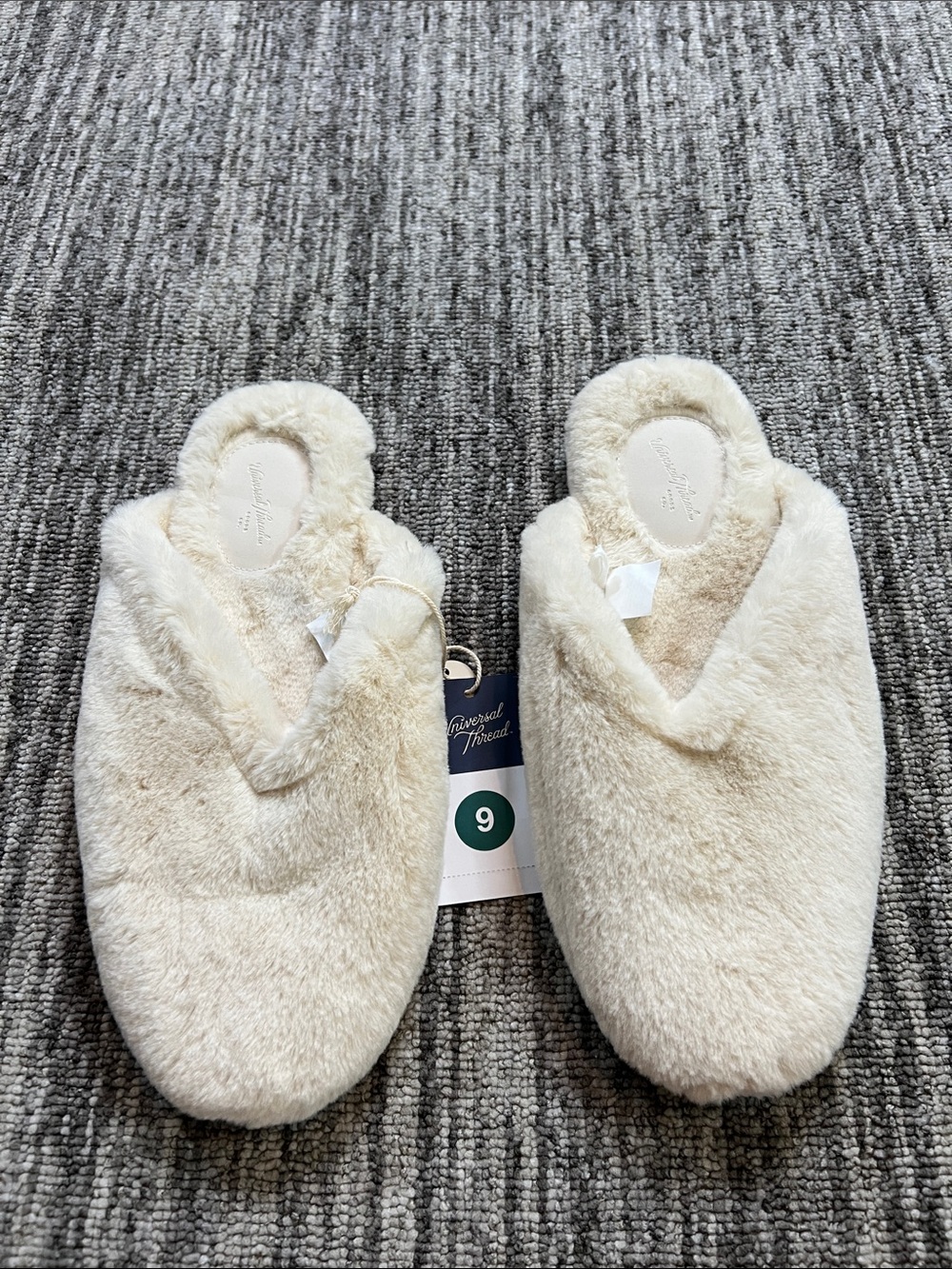 Universal Thread Cream Furry Slip-On Clippers Size 9